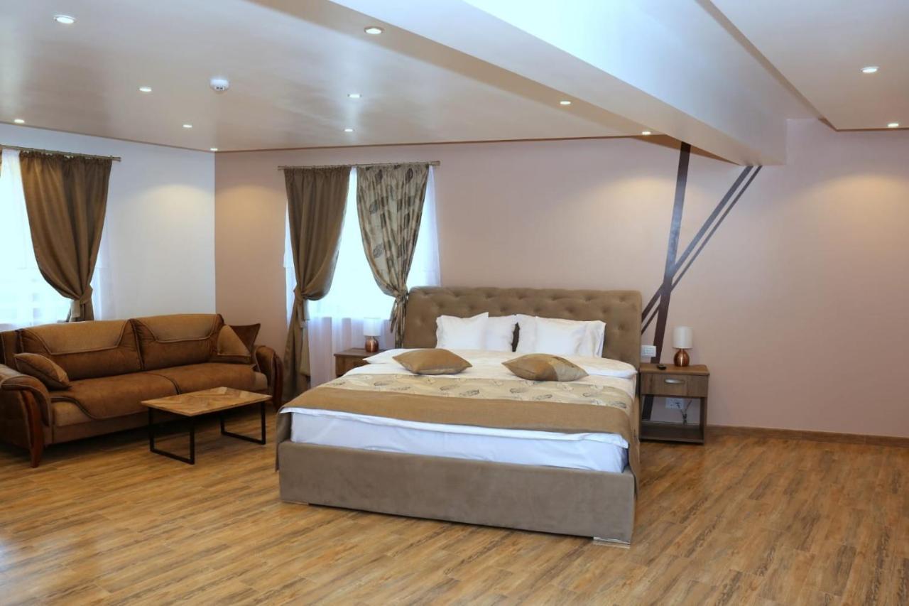 Hotel Casa Stefandra à Breaza  Extérieur photo