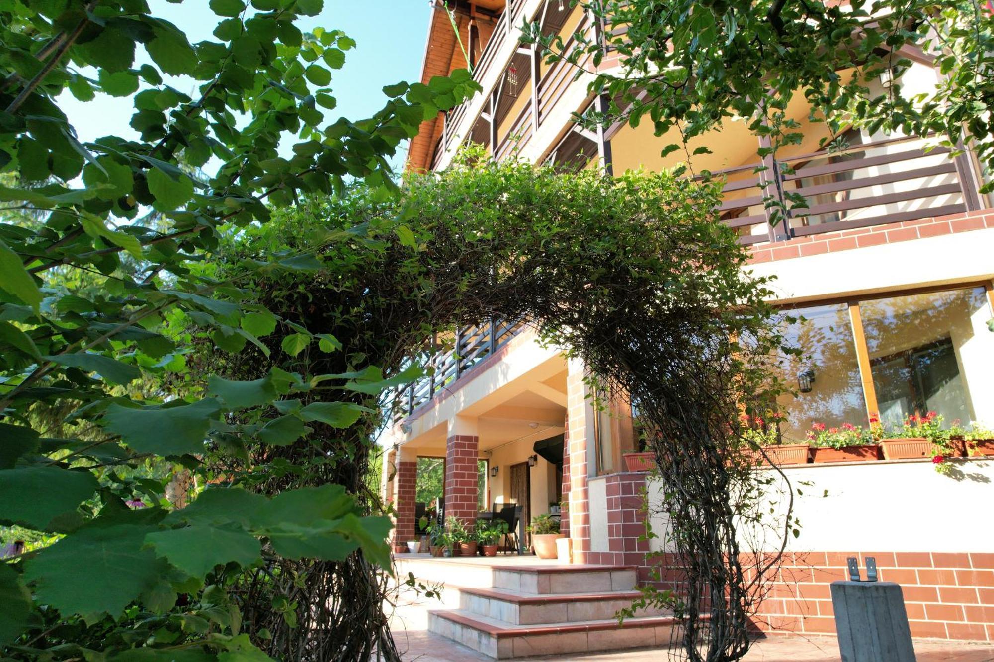 Hotel Casa Stefandra à Breaza  Extérieur photo